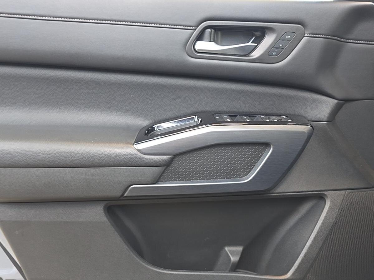 2024 Nissan Pathfinder - Image 12