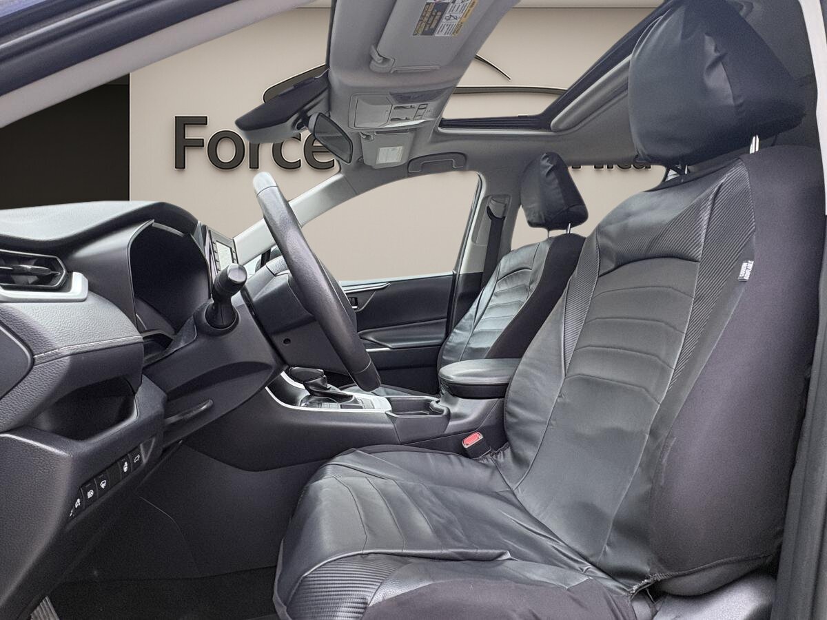 2019 Toyota RAV4 - Image 5
