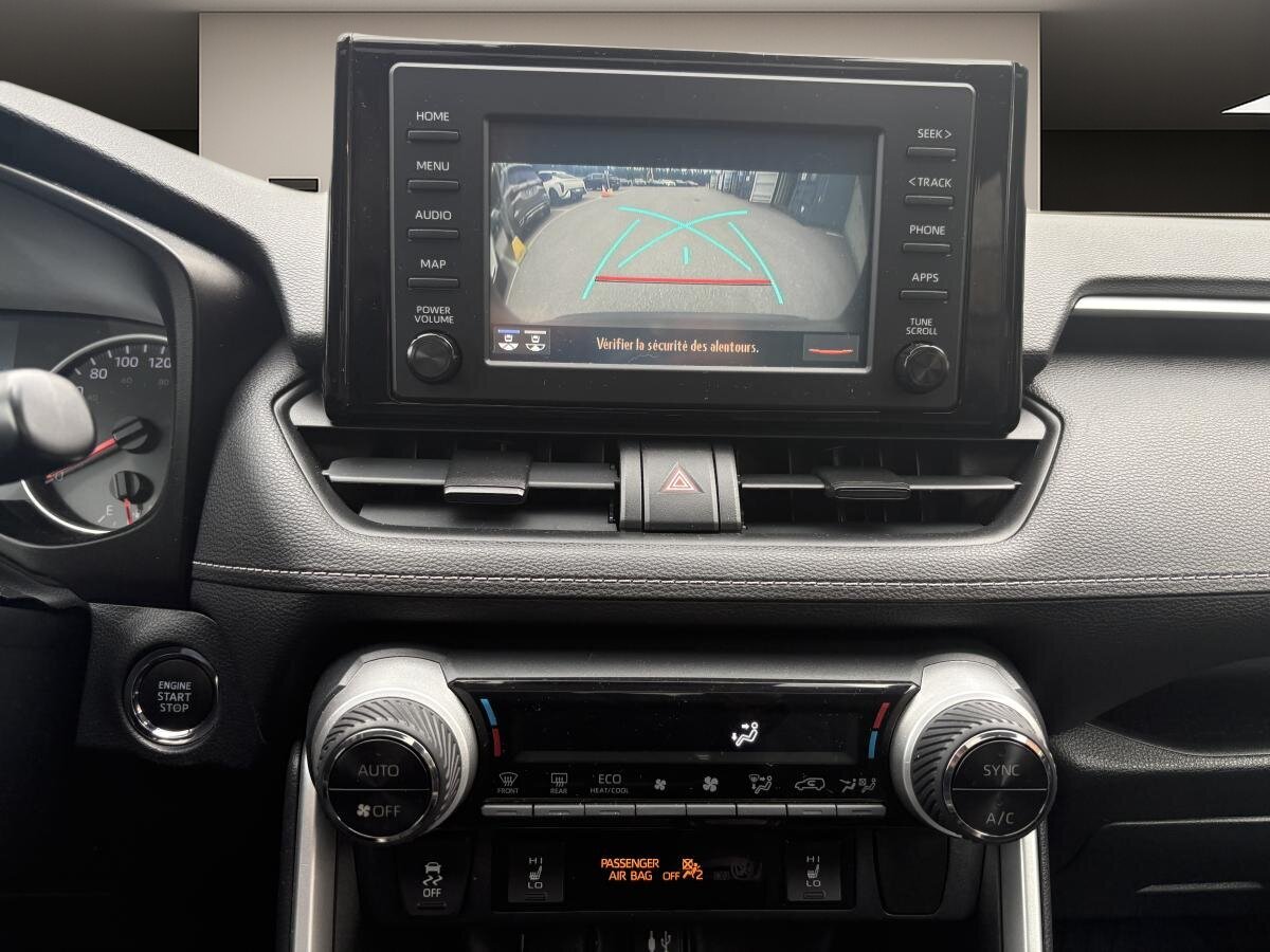 2019 Toyota RAV4 - Image 16