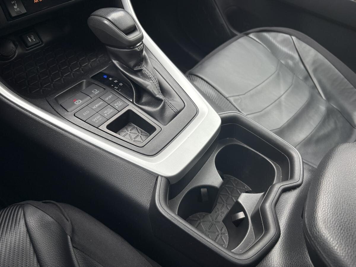 2019 Toyota RAV4 - Image 17