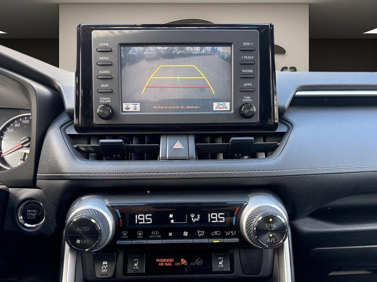 2019 Toyota RAV4 - Image 15