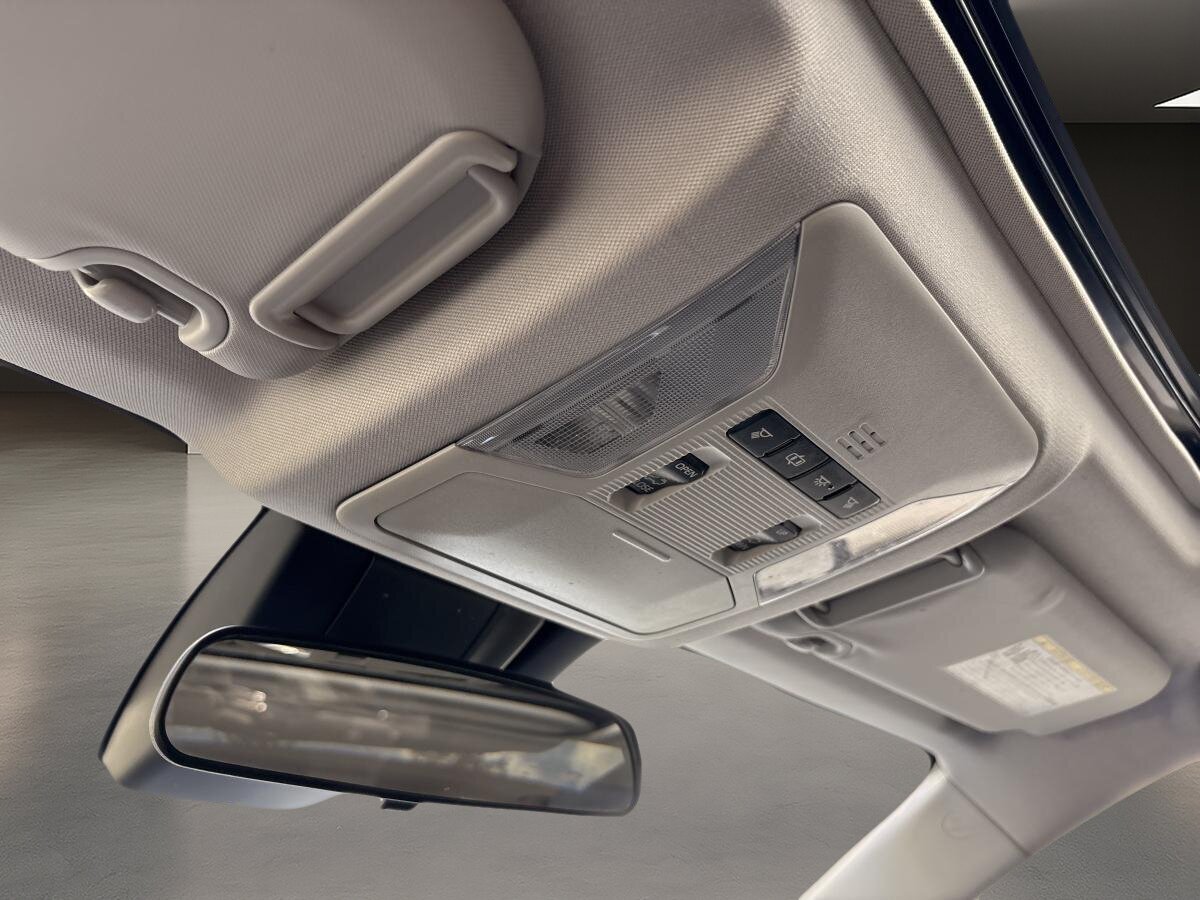 2019 Toyota RAV4 - Image 21
