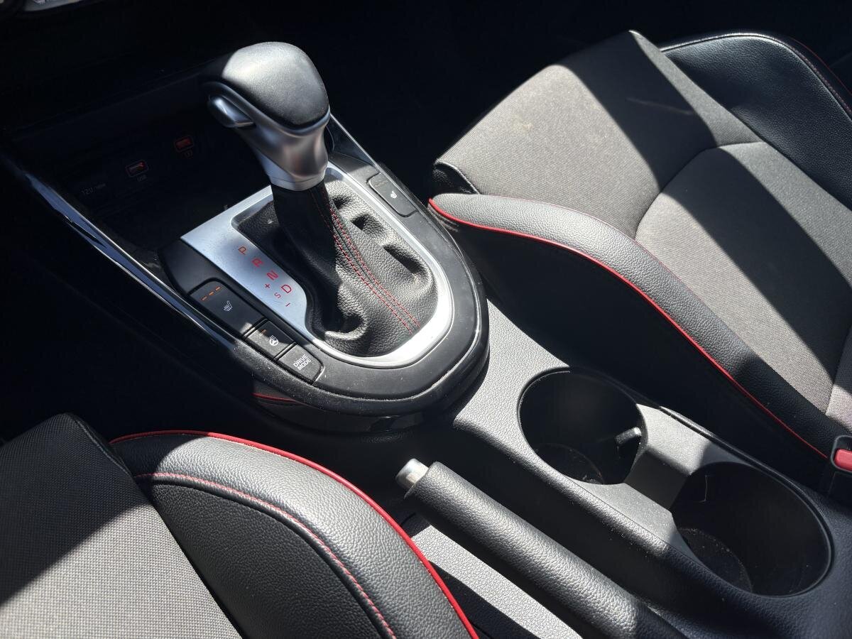 2022 Kia Forte5 - Image 16