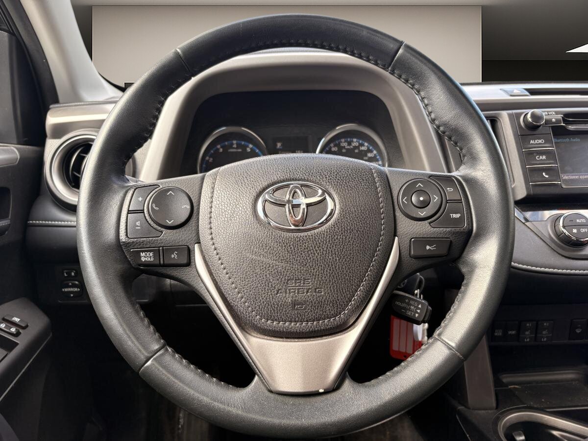 2017 Toyota RAV4 - Image 15