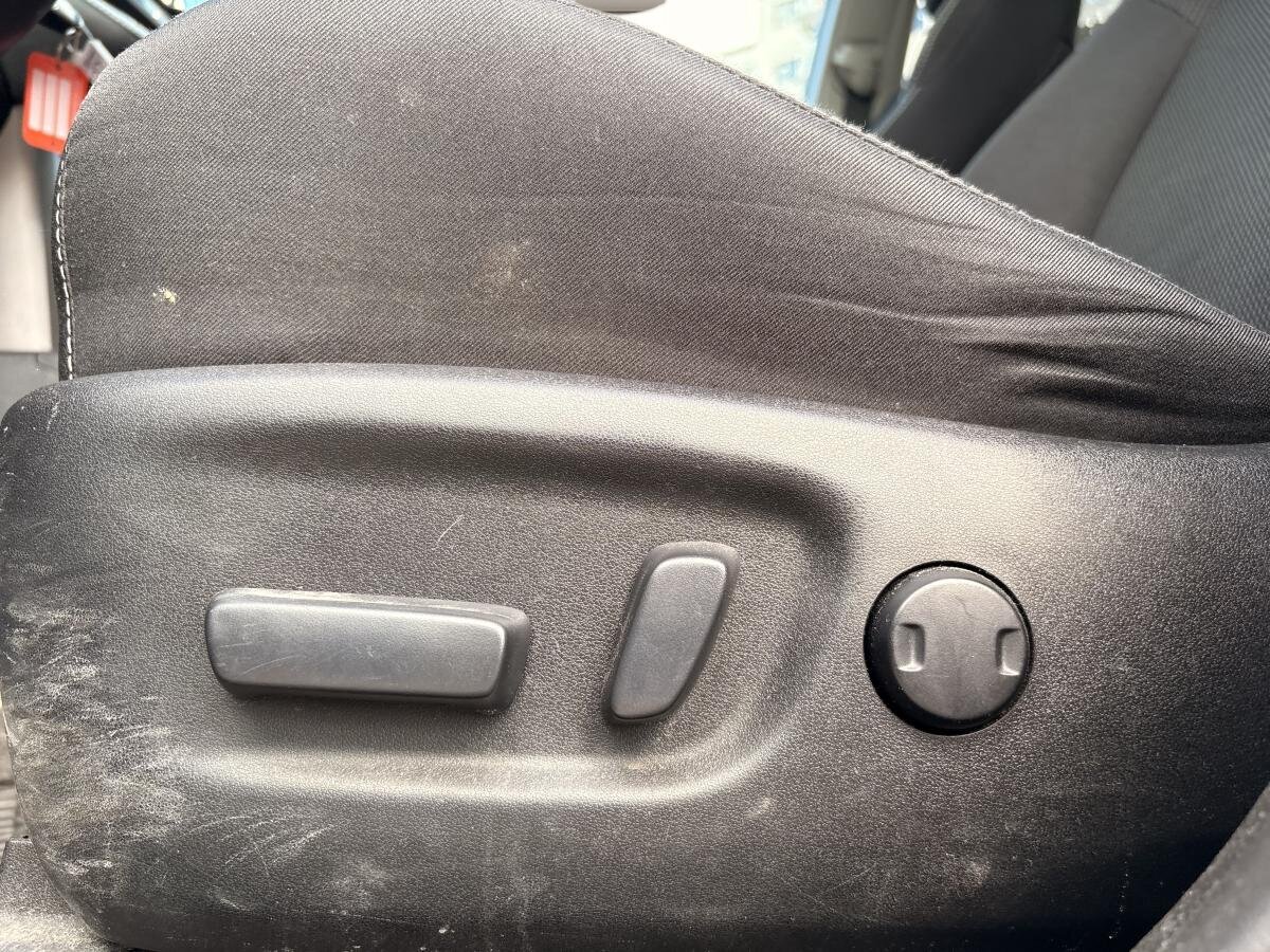 2017 Toyota RAV4 - Image 21