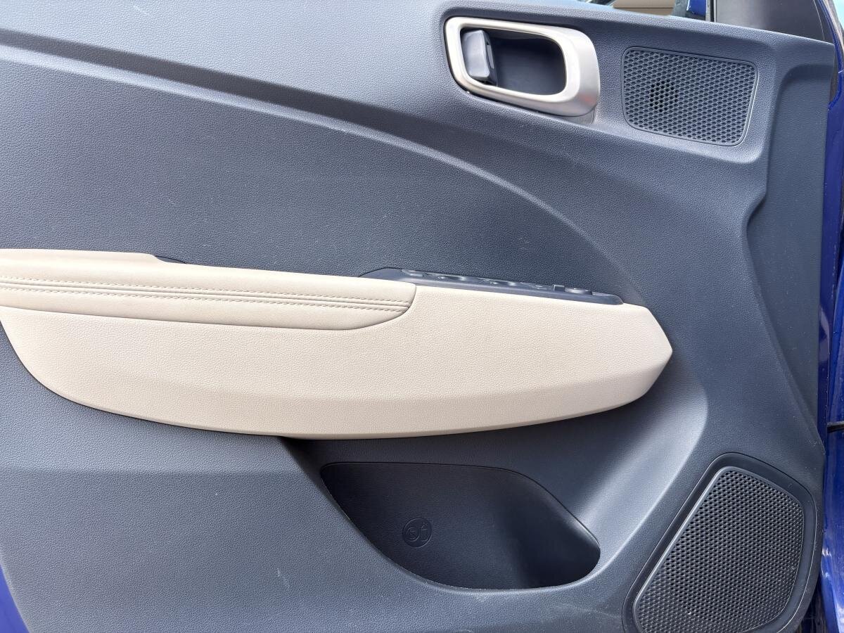 2023 Hyundai Venue - Image 8