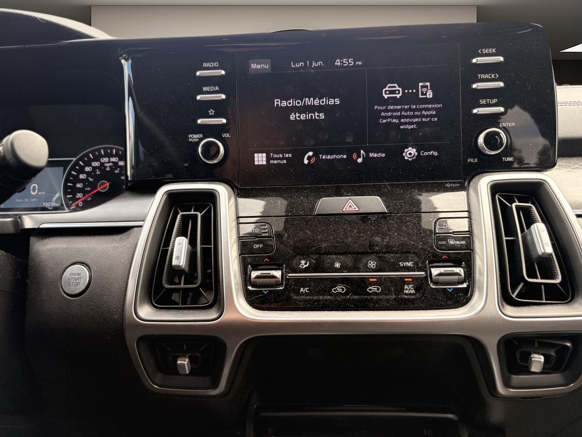 2022 Kia Sorento - Image 16