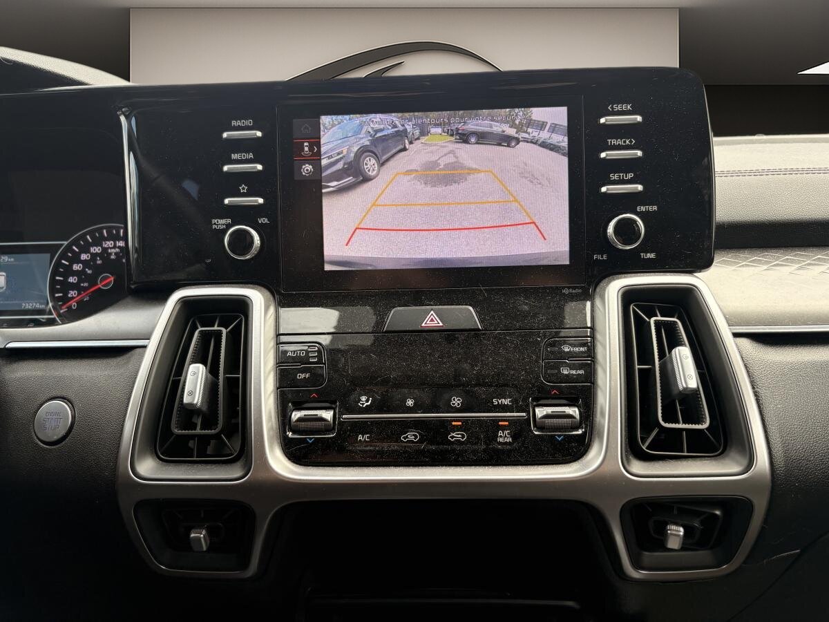2022 Kia Sorento - Image 17