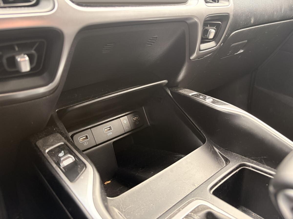 2022 Kia Sorento - Image 18