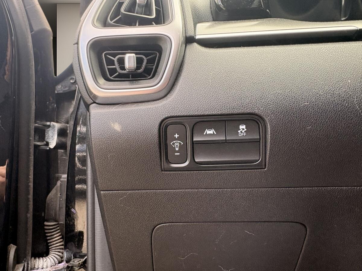 2022 Kia Sorento - Image 22