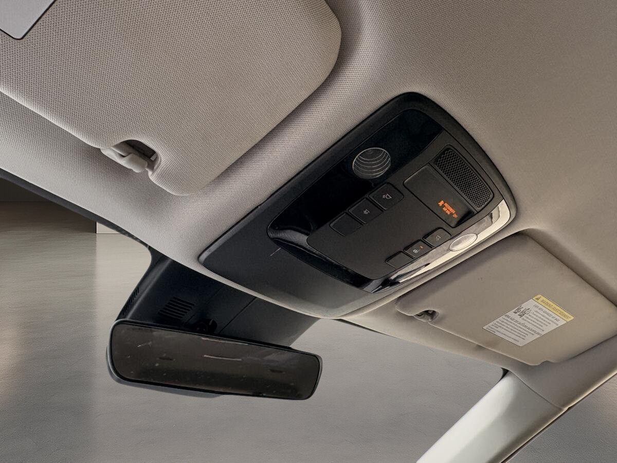 2023 Kia Carnival - Image 24
