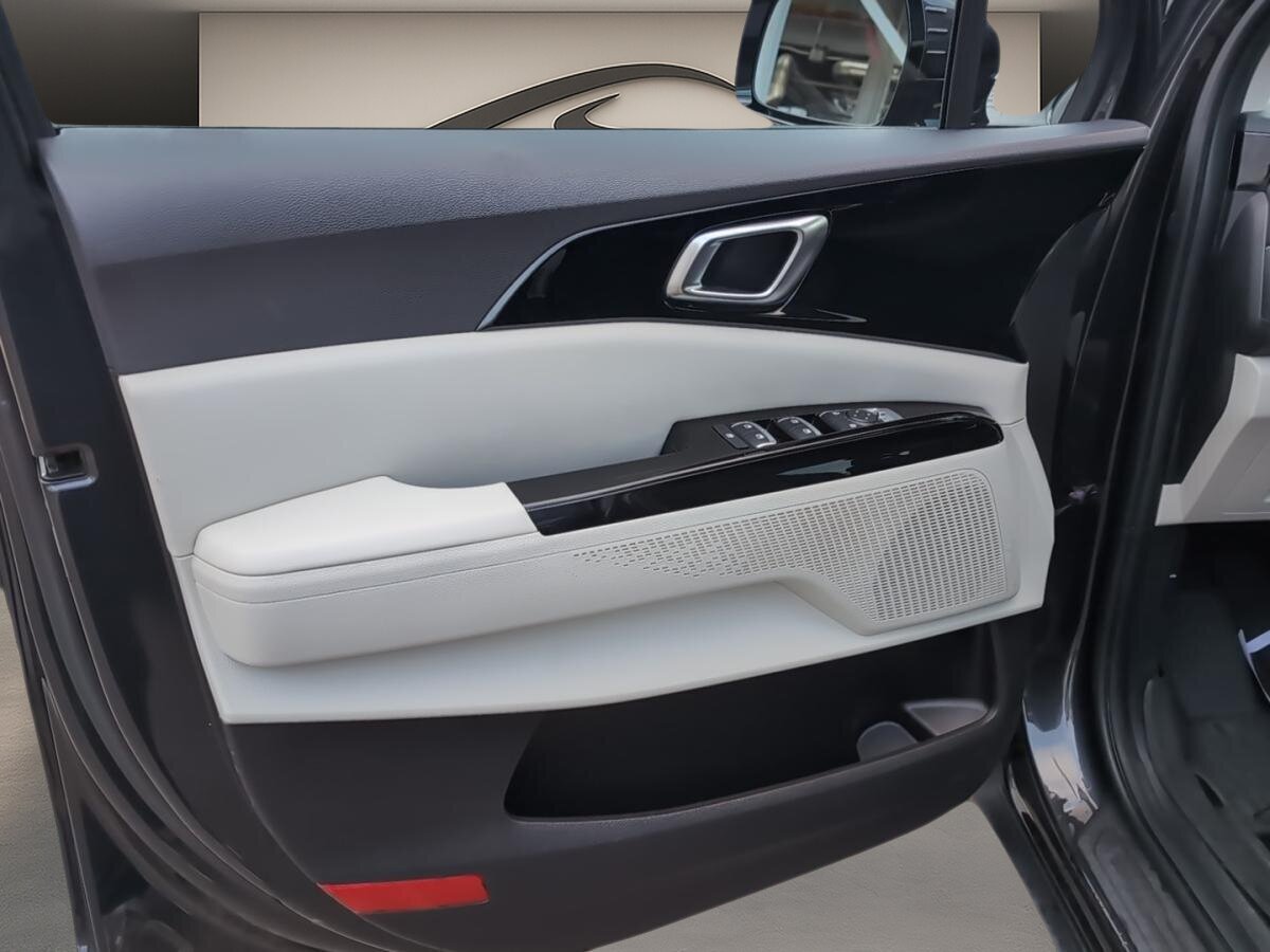2024 Kia Carnival - Image 22