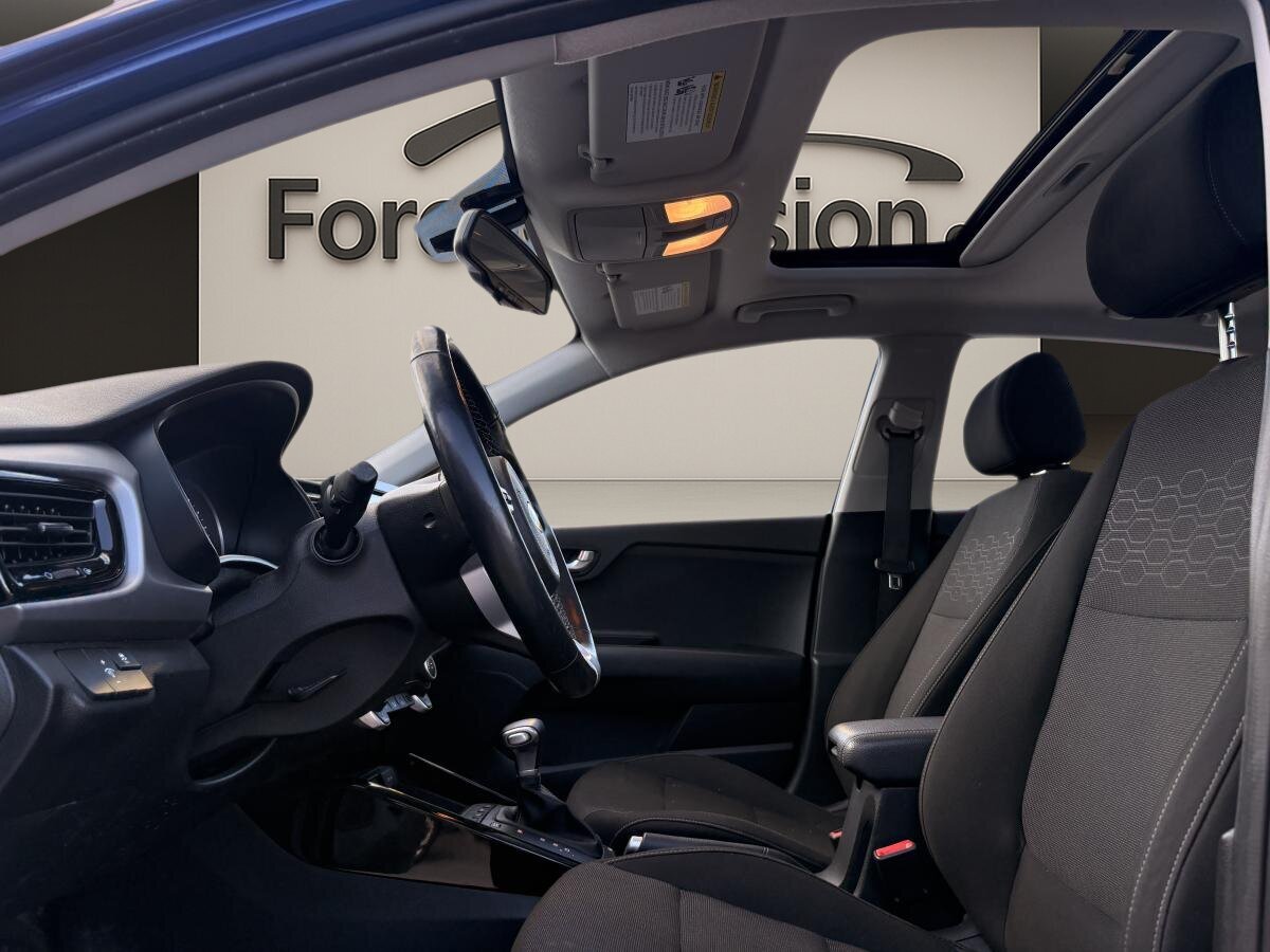 2020 Kia Rio5 - Image 5
