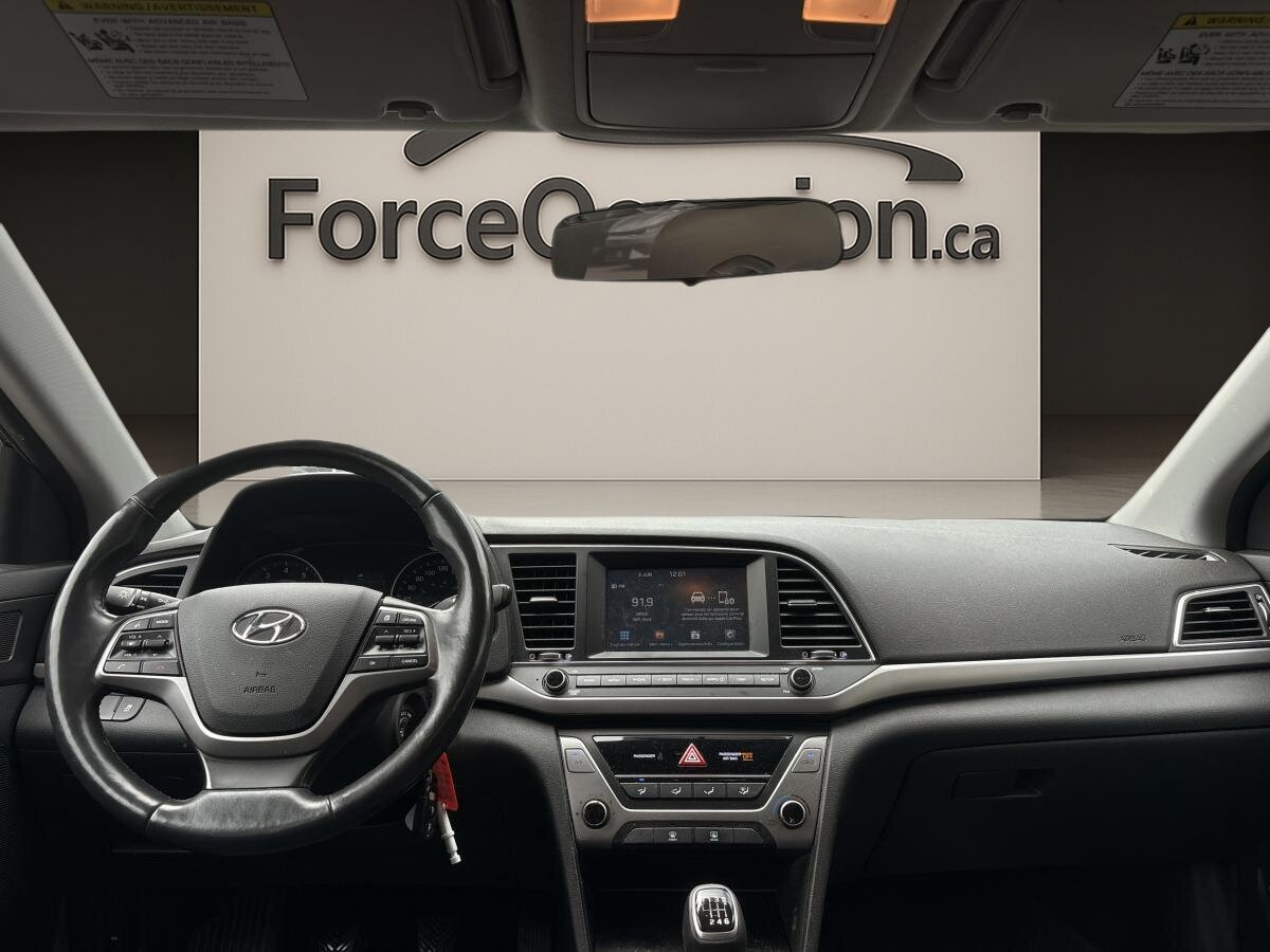 2018 Hyundai Elantra - Image 4