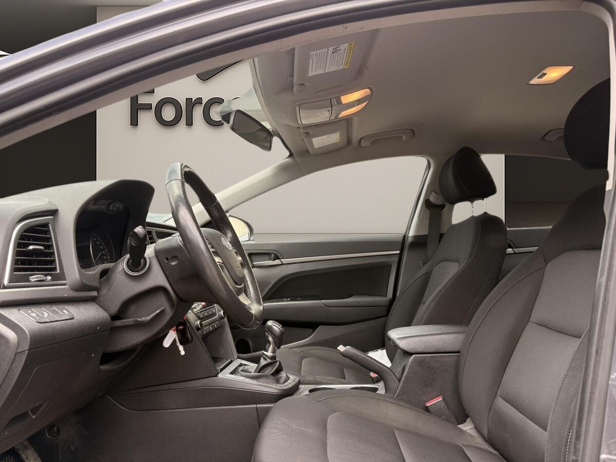 2018 Hyundai Elantra - Image 5