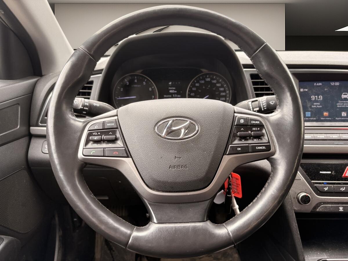 2018 Hyundai Elantra - Image 13