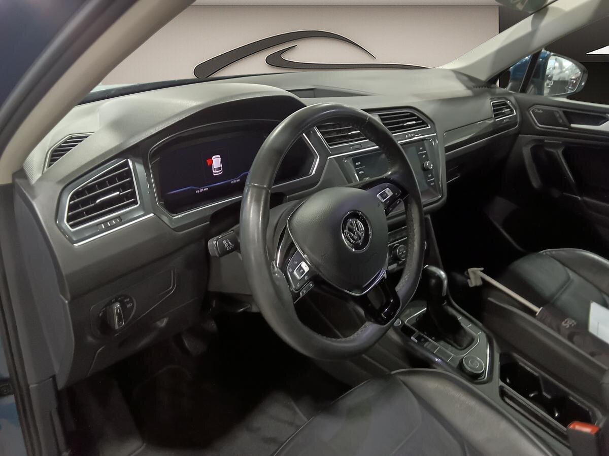 2020 Volkswagen Tiguan - Image 11
