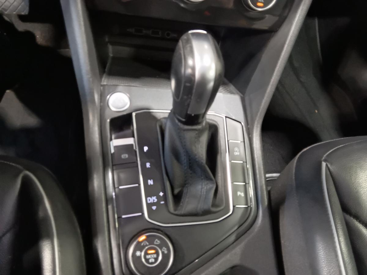 2020 Volkswagen Tiguan - Image 13