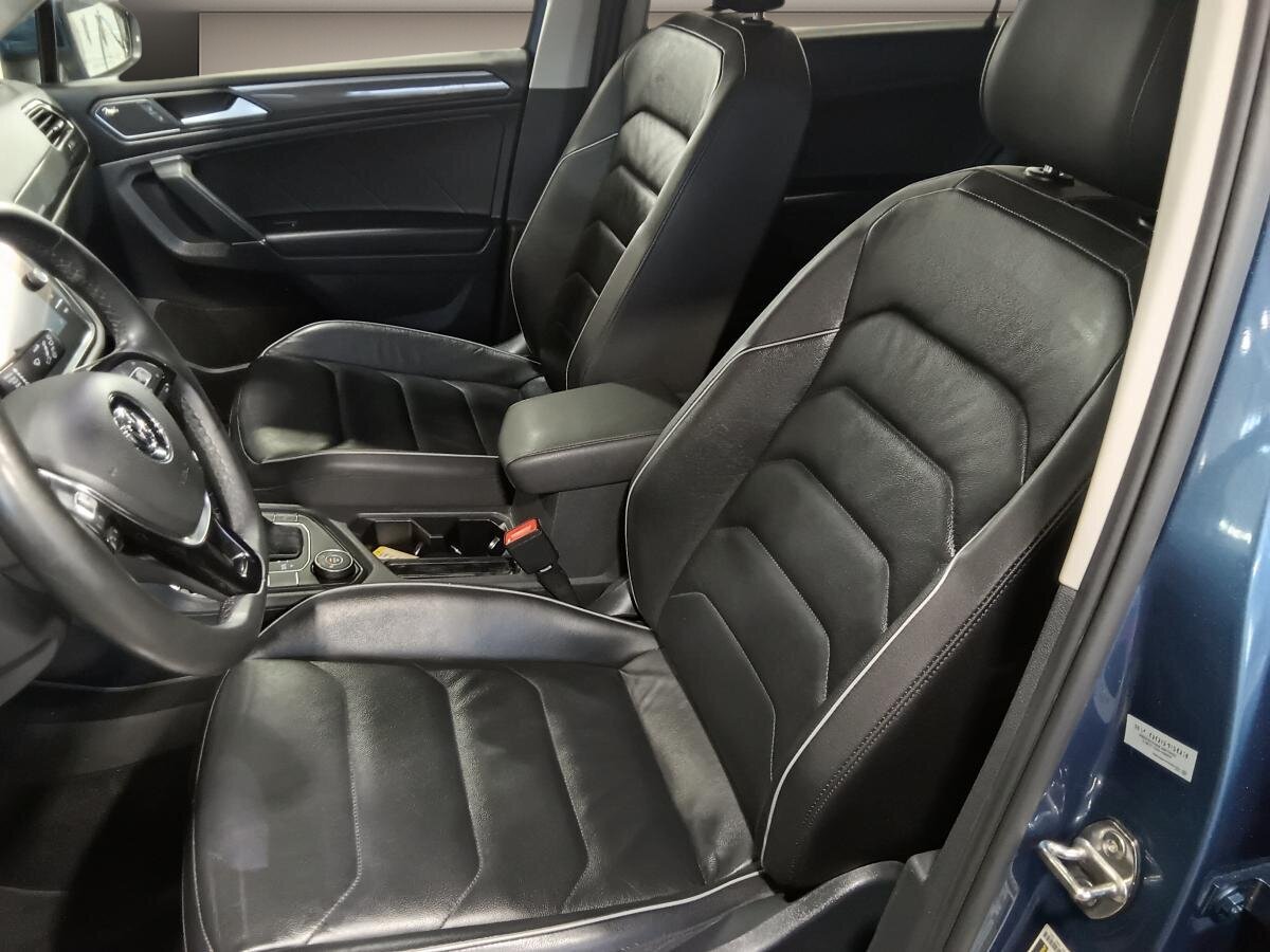 2020 Volkswagen Tiguan - Image 24