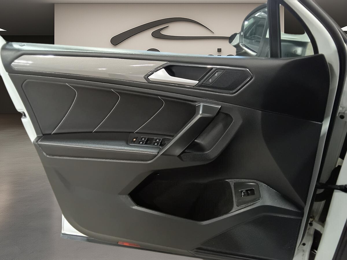 2023 Volkswagen Tiguan - Image 14