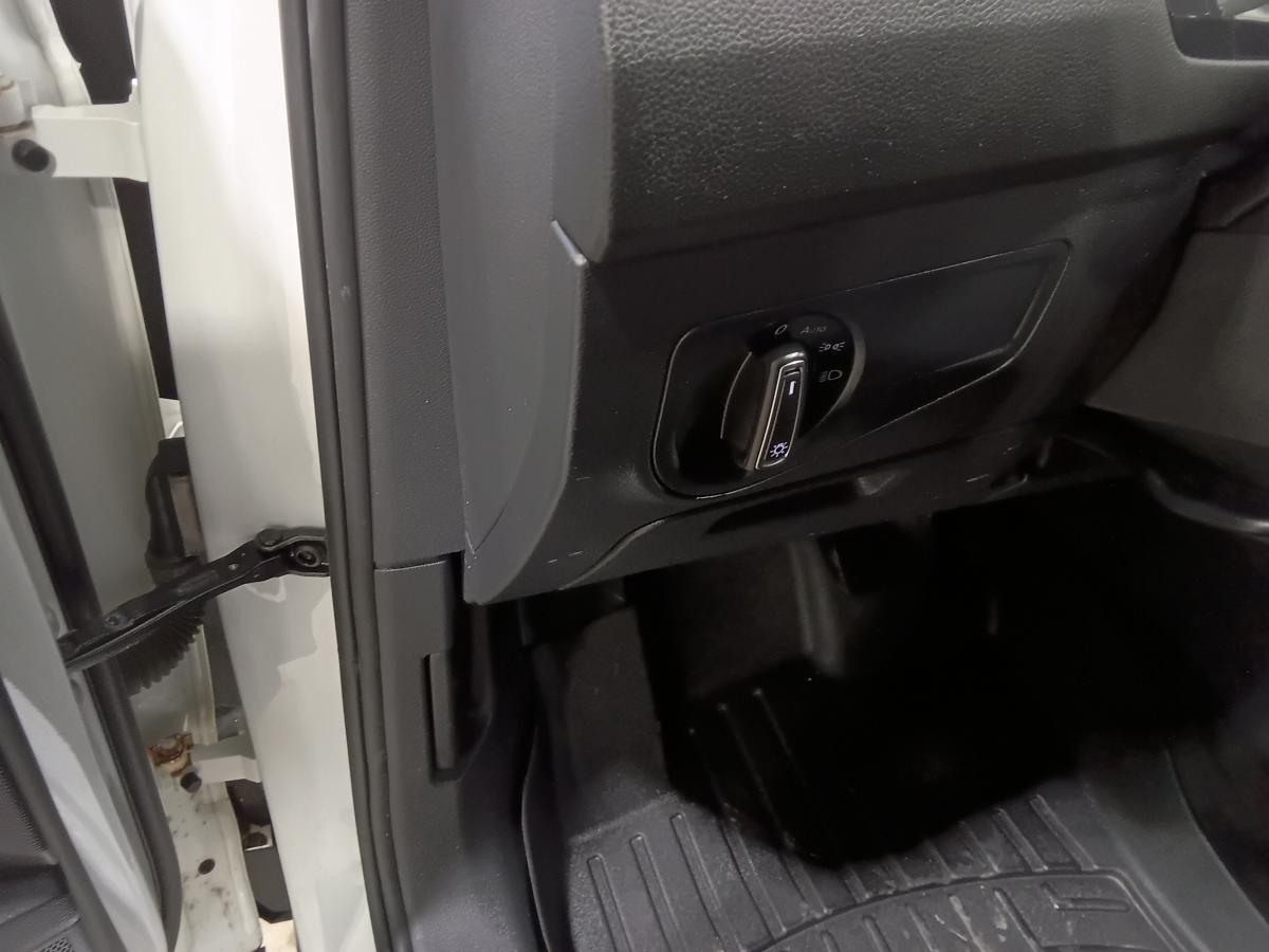 2023 Volkswagen Tiguan - Image 15
