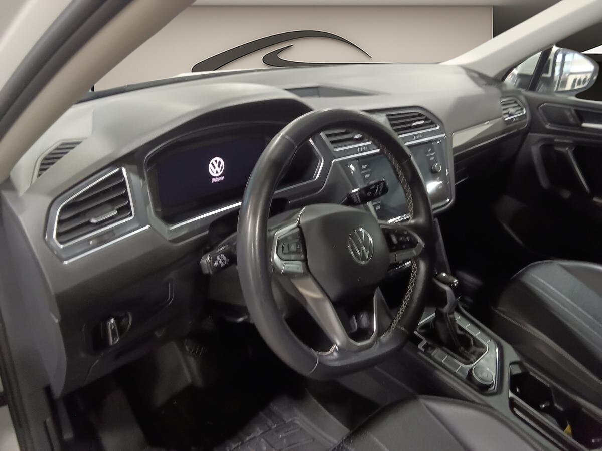 2023 Volkswagen Tiguan - Image 17