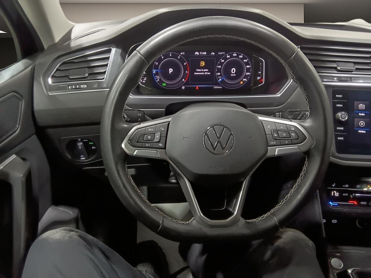 2023 Volkswagen Tiguan - Image 17