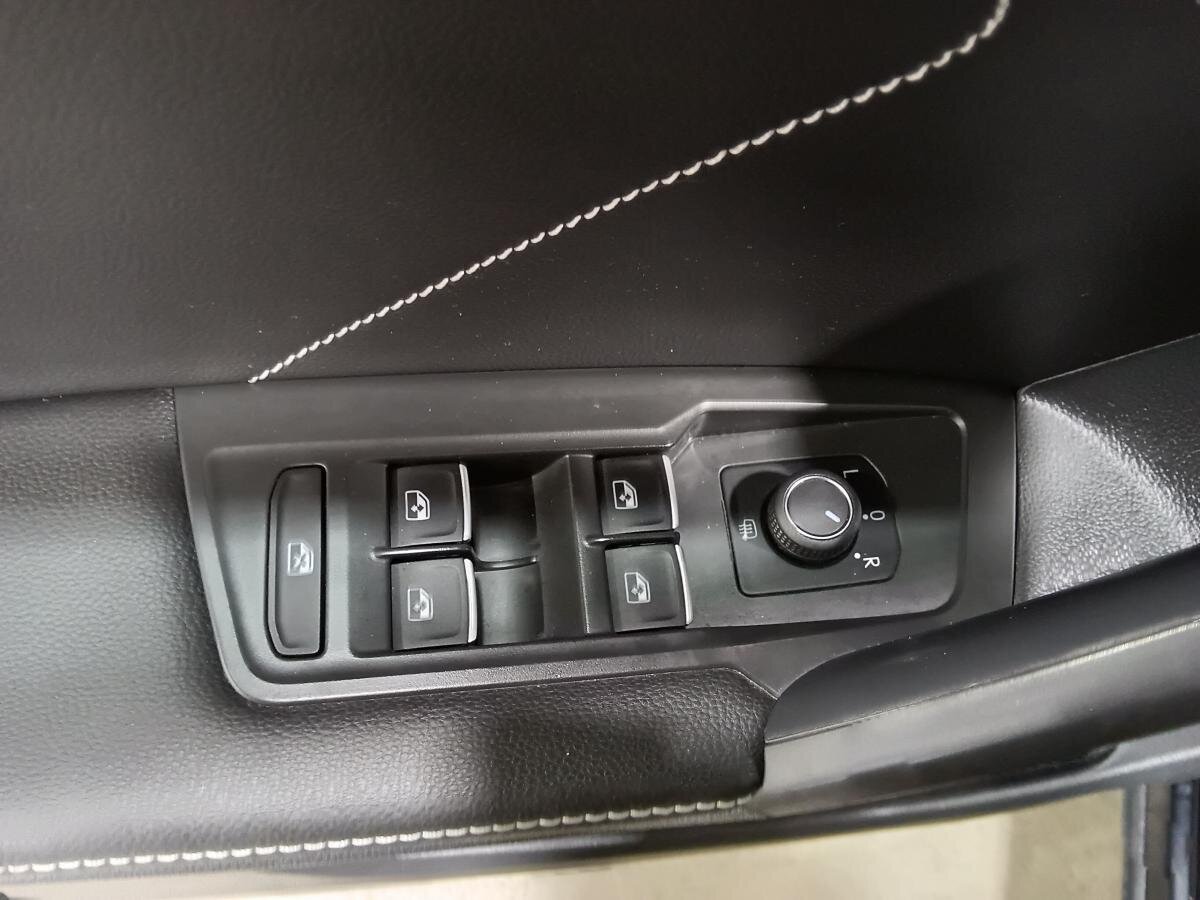 2023 Volkswagen Tiguan - Image 26