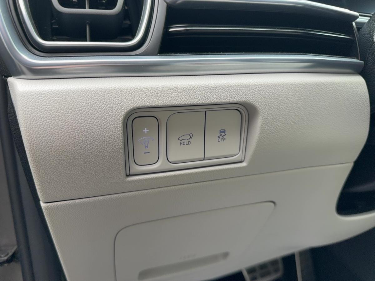 2025 Kia Sorento - Image 16