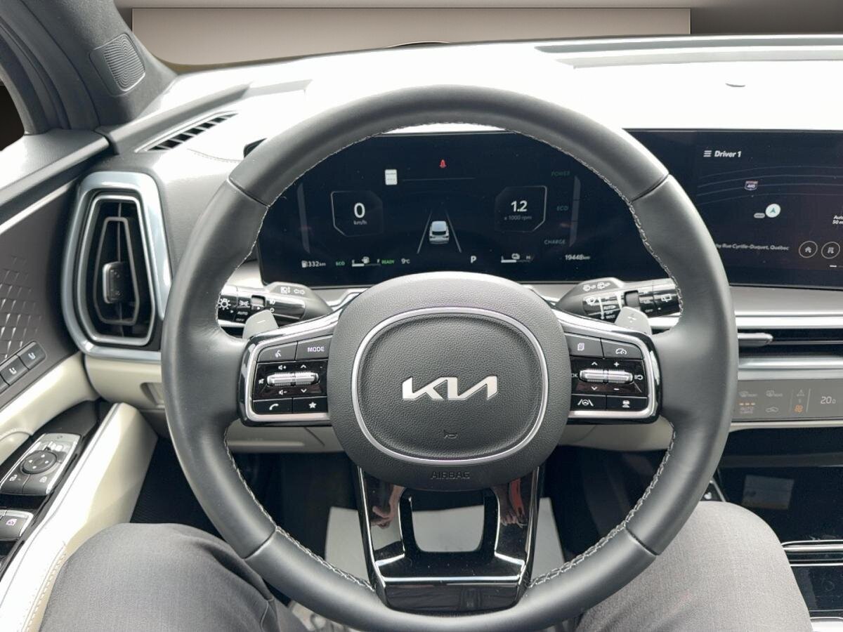 2025 Kia Sorento - Image 18