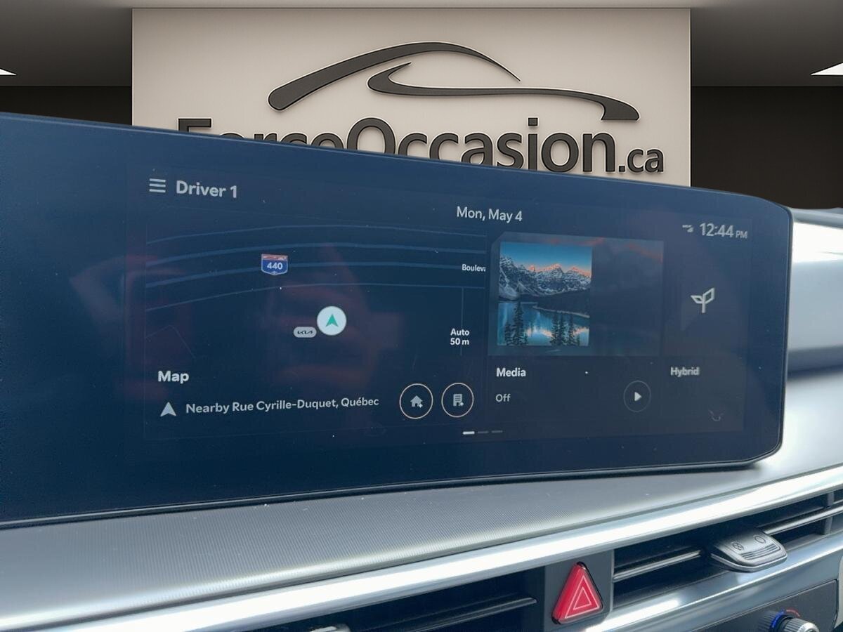 2025 Kia Sorento - Image 23