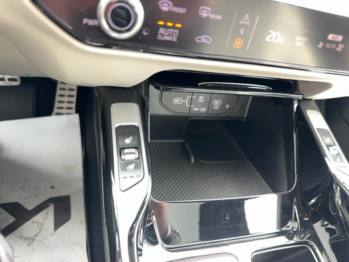 2025 Kia Sorento - Image 28