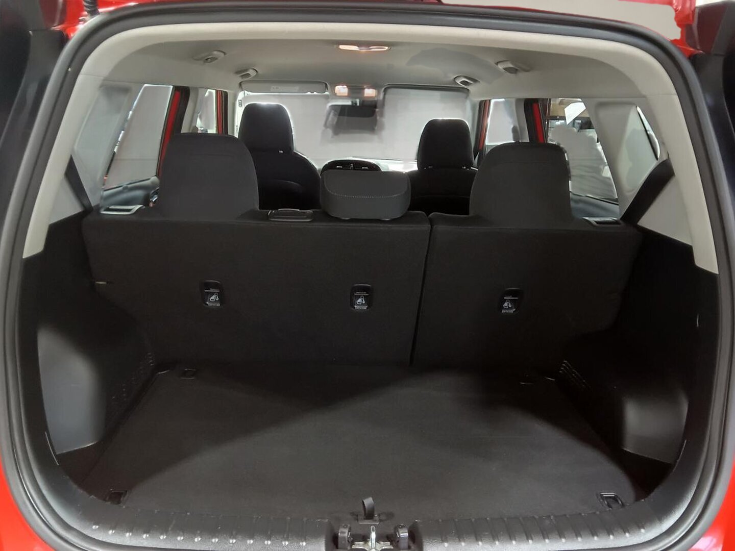 2023 Kia Soul - Image 32