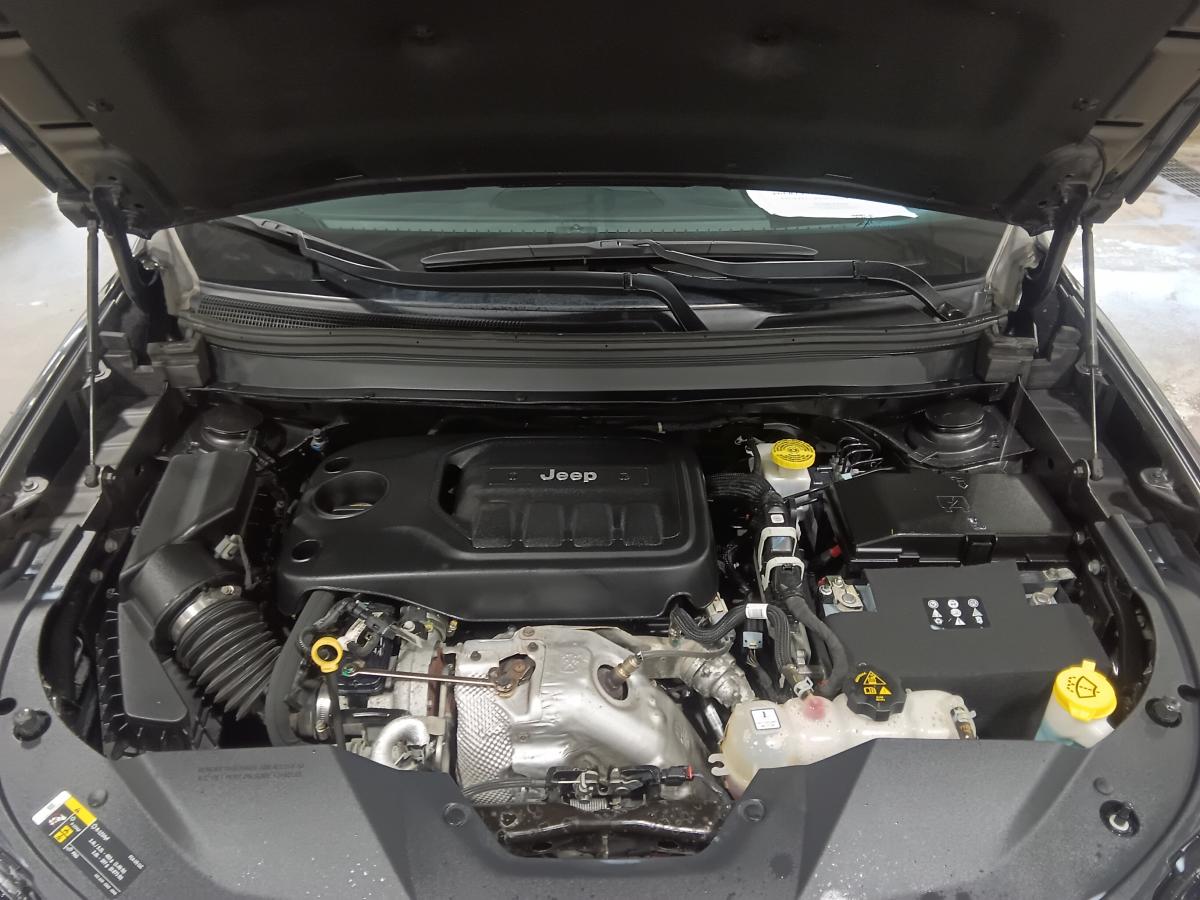 2019 Jeep Cherokee - Image 12