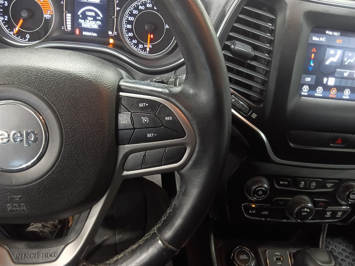 2019 Jeep Cherokee - Image 15
