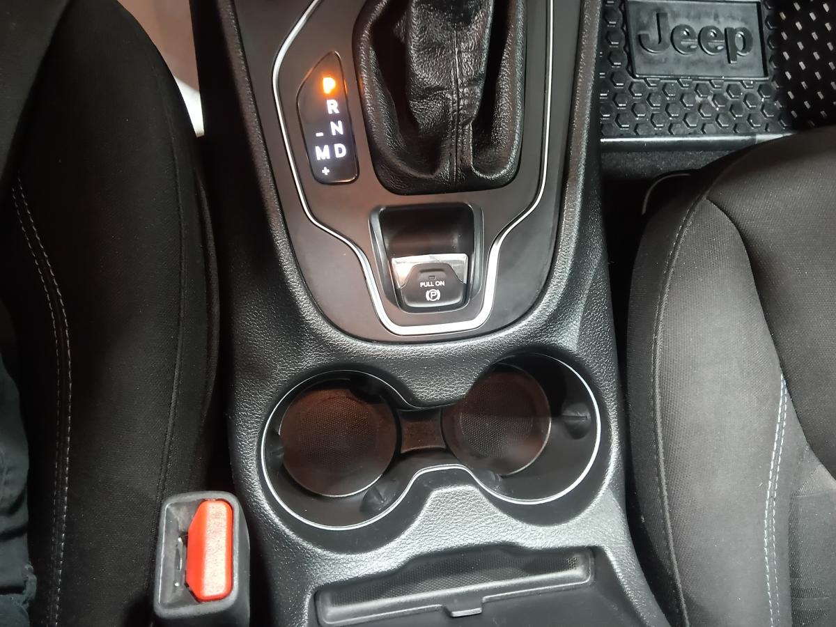 2019 Jeep Cherokee - Image 18