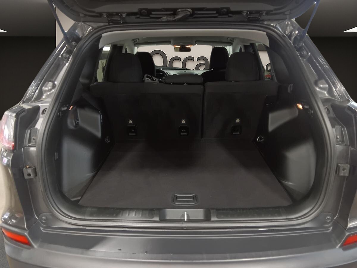 2019 Jeep Cherokee - Image 29