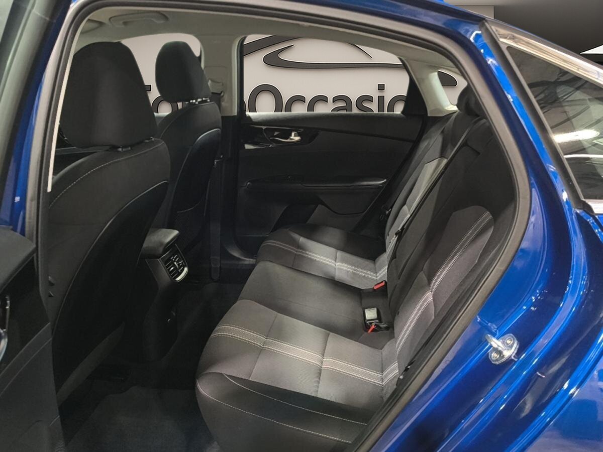 2022 Kia Forte - Image 22