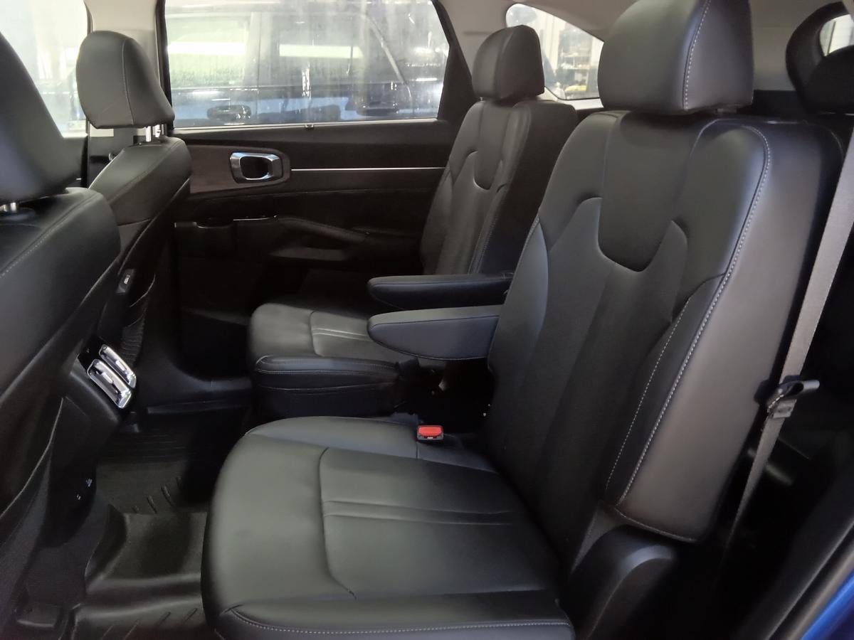 2023 Kia Sorento - Image 17