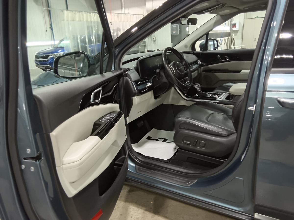 2024 Kia Carnival - Image 13