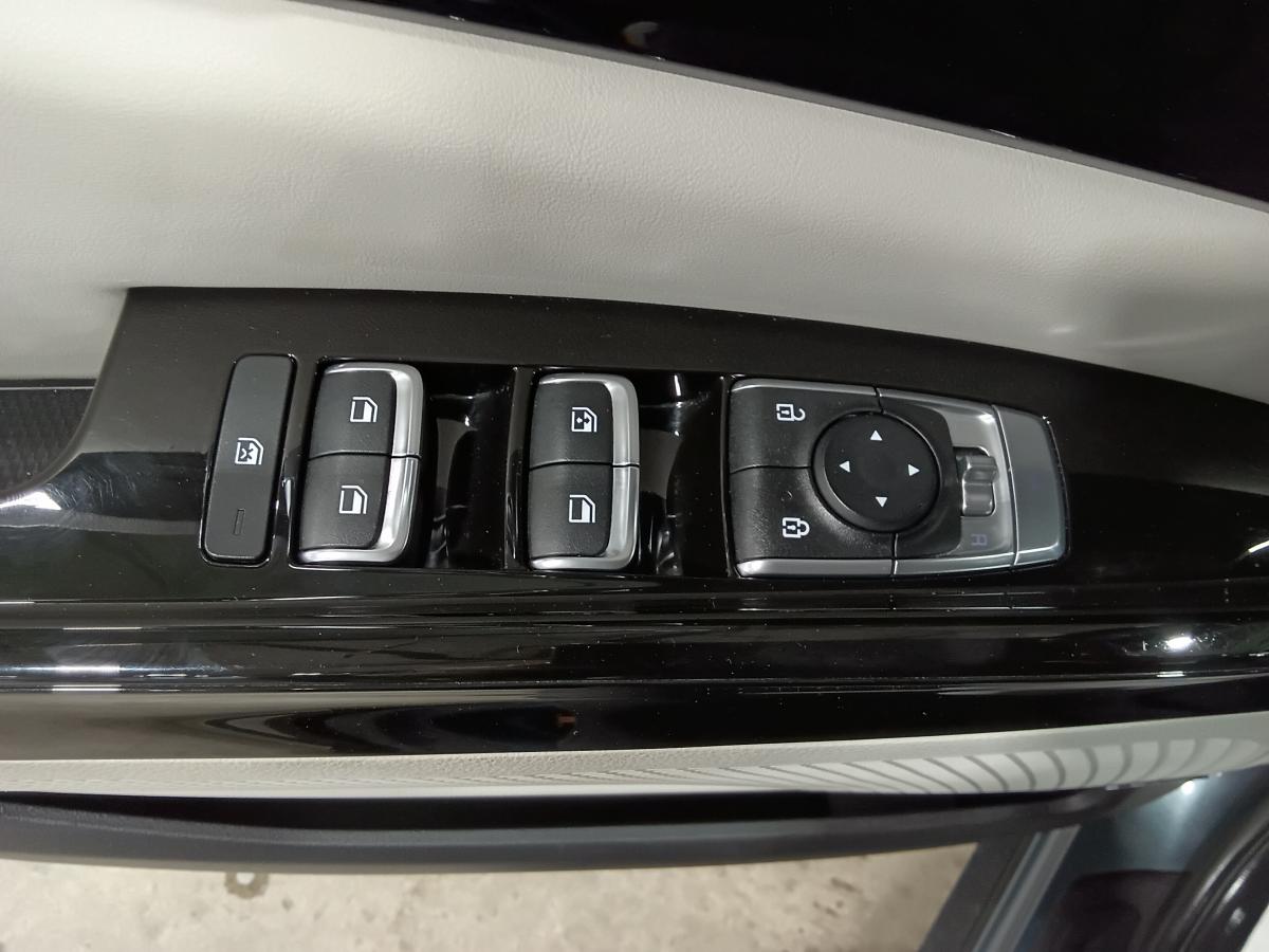 2024 Kia Carnival - Image 24