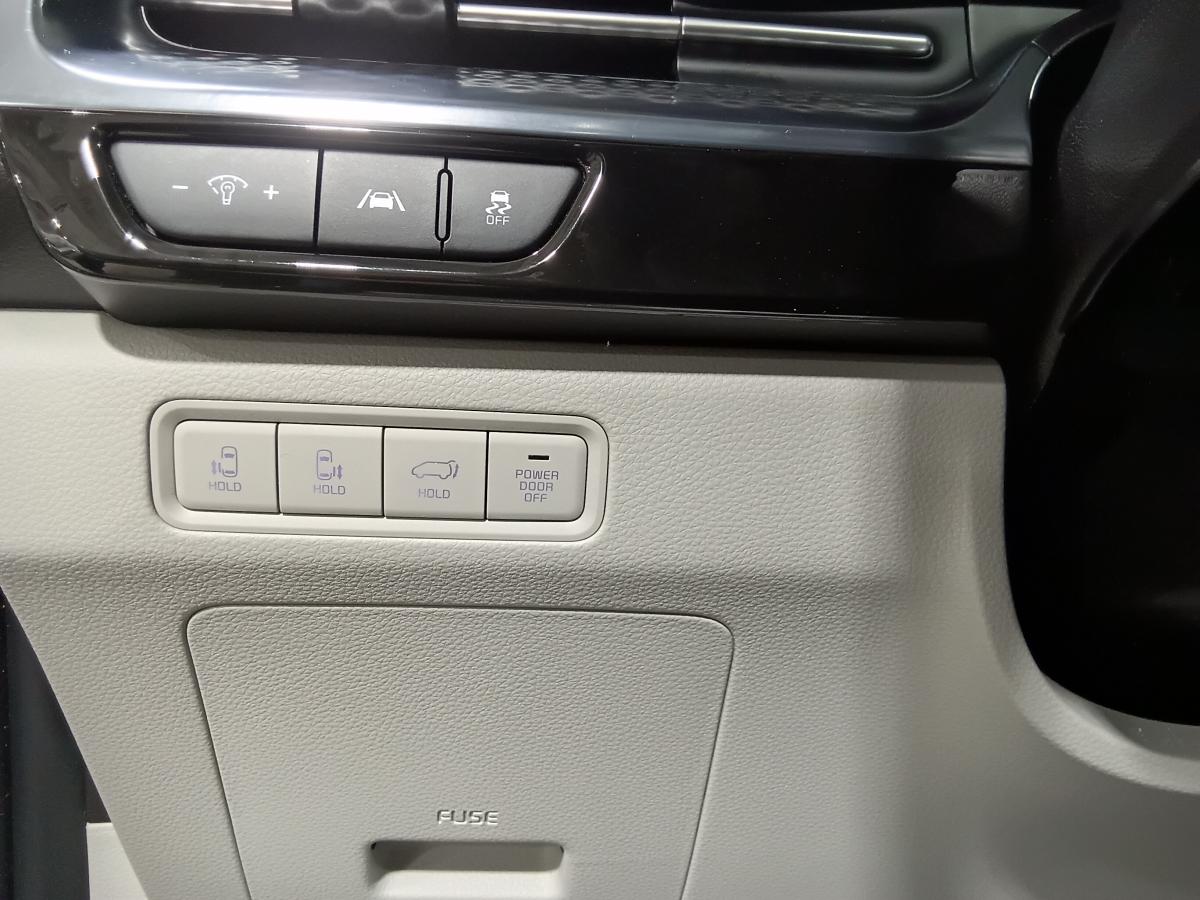 2024 Kia Carnival - Image 25