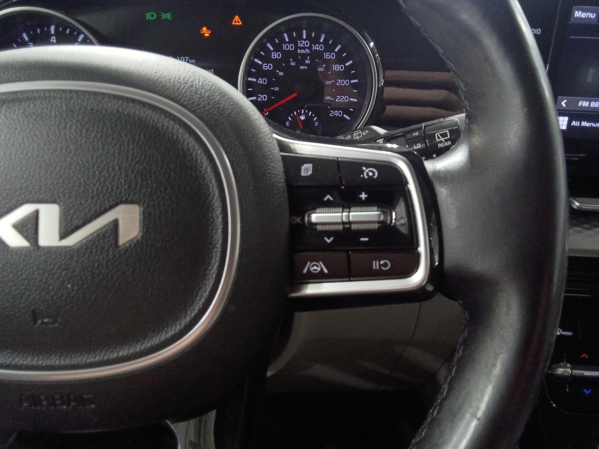2022 Kia Carnival - Image 2