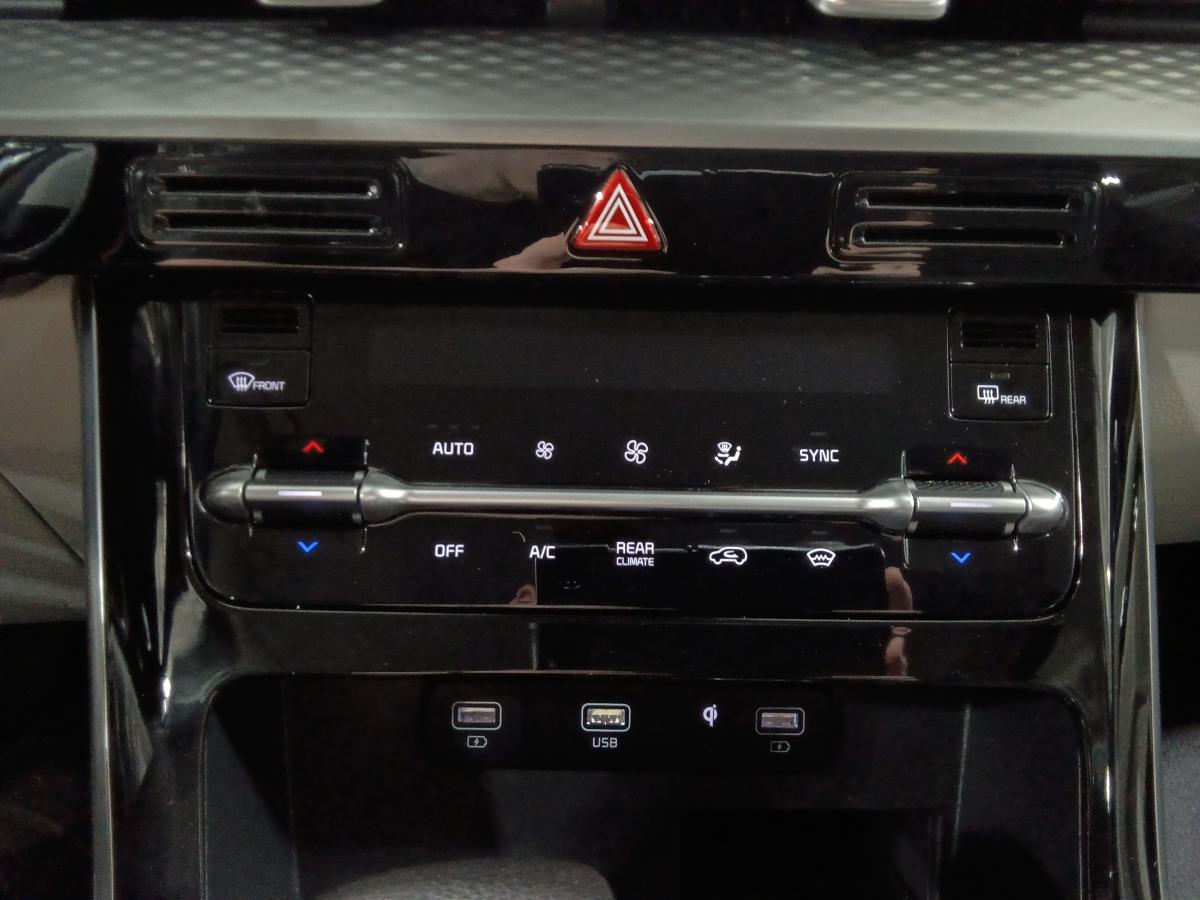 2022 Kia Carnival - Image 6