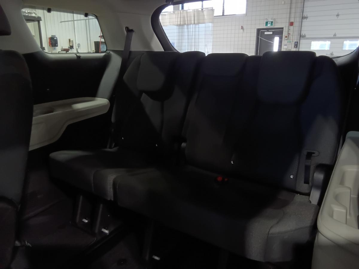 2022 Kia Carnival - Image 9