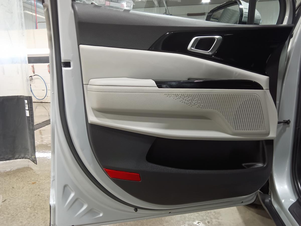 2022 Kia Carnival - Image 13