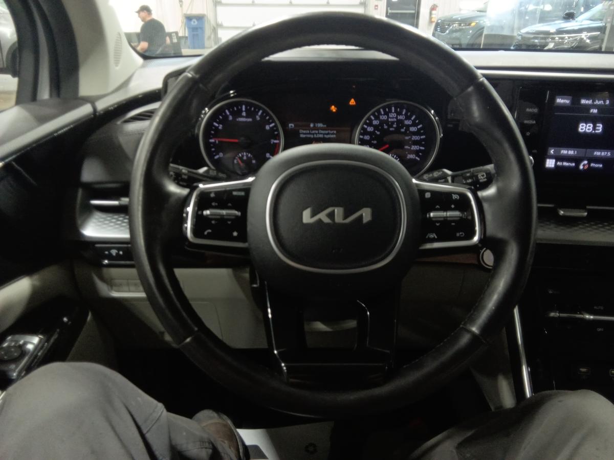 2022 Kia Carnival - Image 16