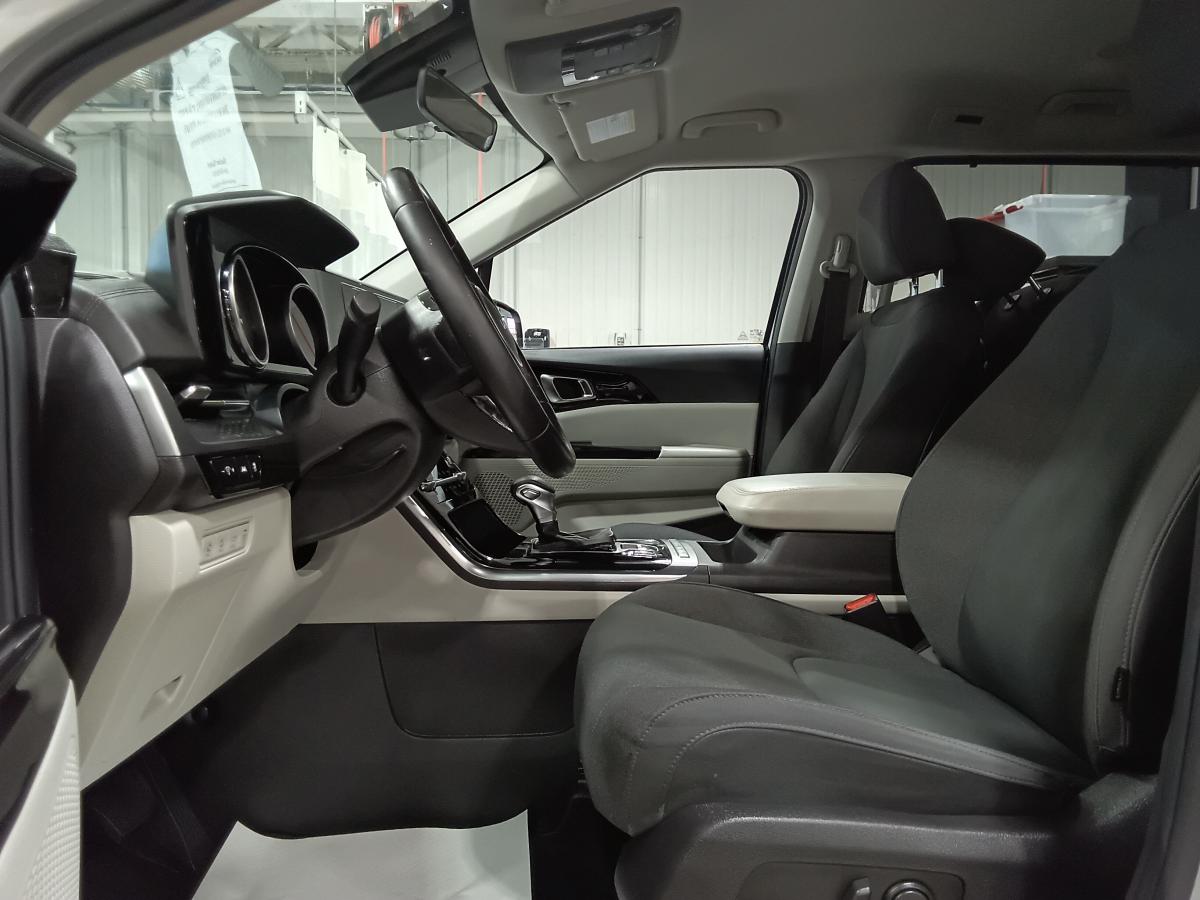 2022 Kia Carnival - Image 17