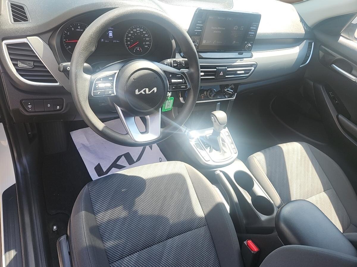 2023 Kia Seltos - Image 7