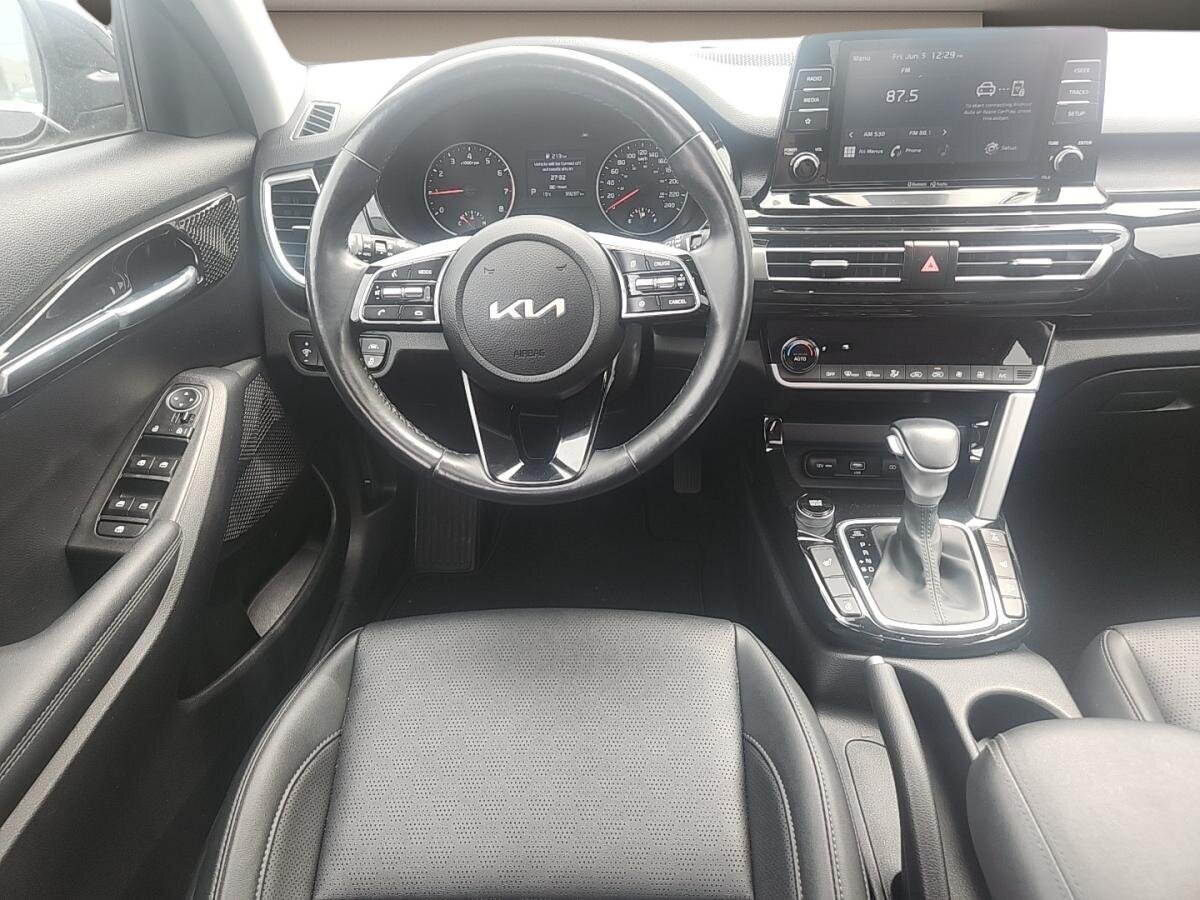 2023 Kia Seltos - Image 6